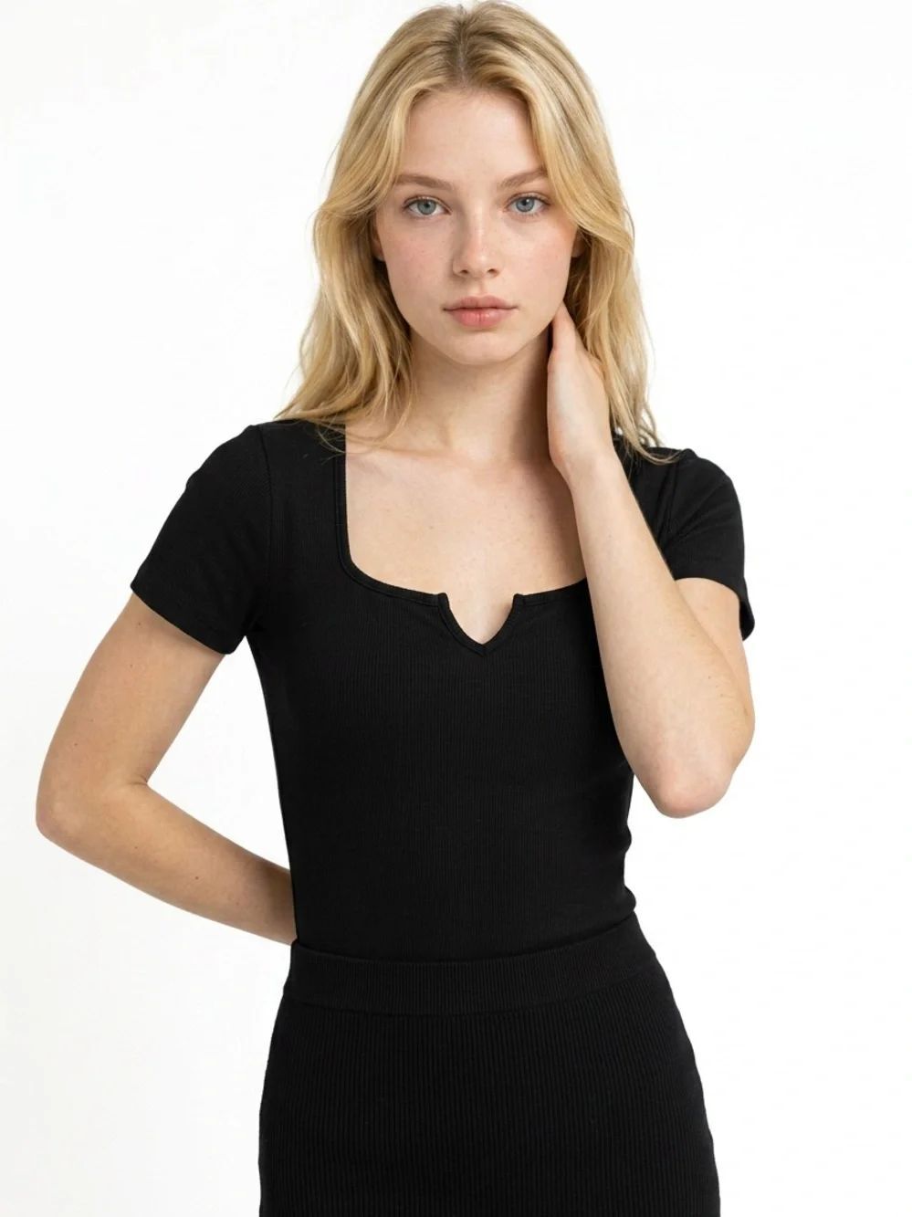 MANGOPOP | Black Short Sleeve Notch Neck Bodysuit Top Women’s Size Medium